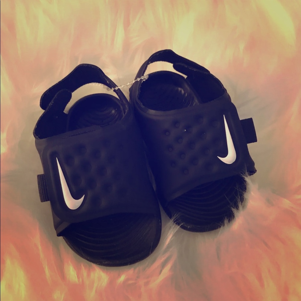Nike sandals for infant size 3